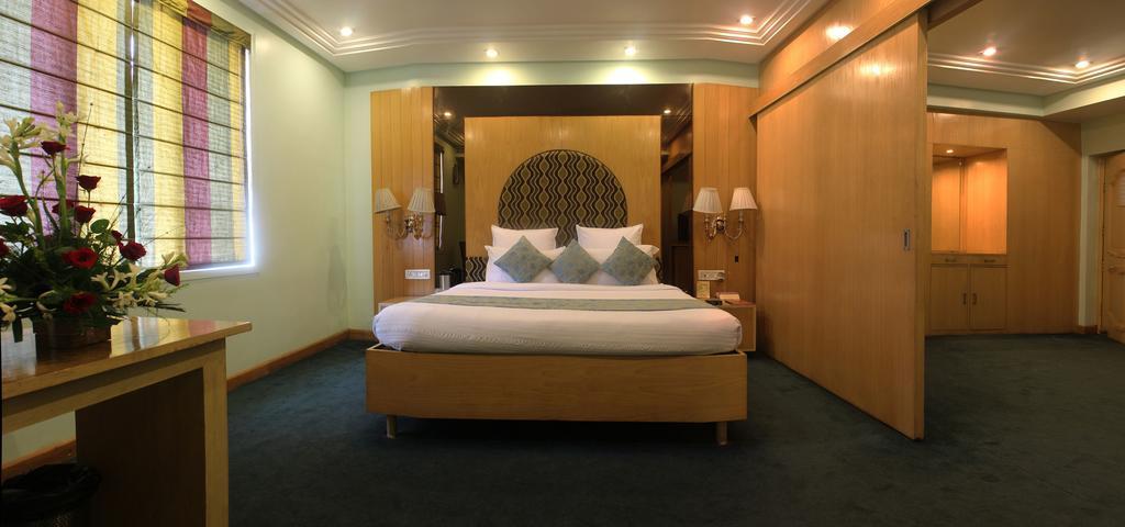 Hotel Grand International Rāipur Eksteriør billede