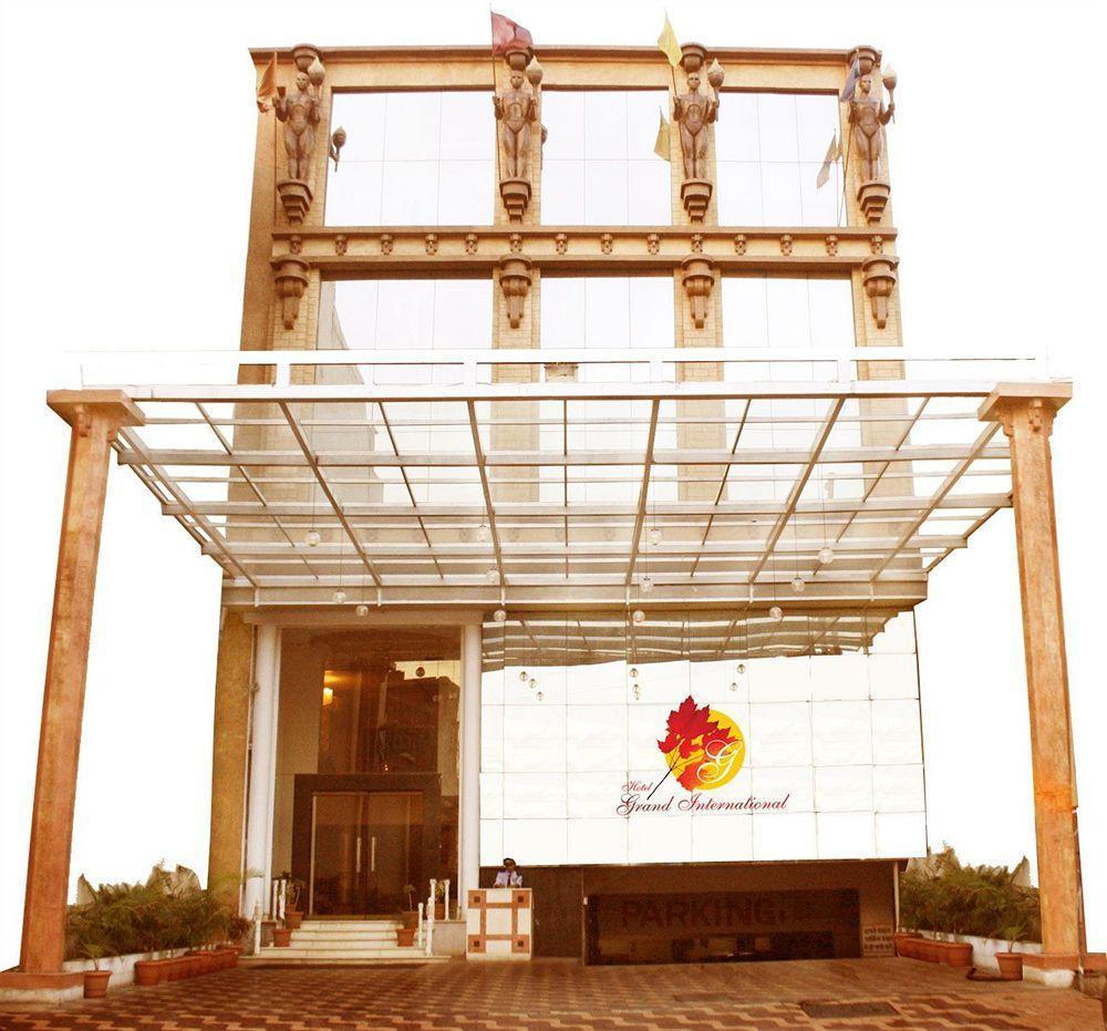 Hotel Grand International Rāipur Eksteriør billede