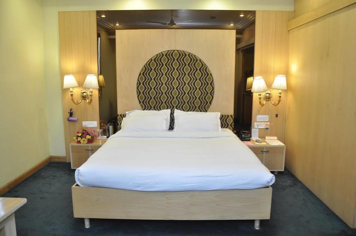 Hotel Grand International Rāipur Eksteriør billede