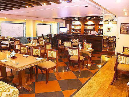 Hotel Grand International Rāipur Eksteriør billede