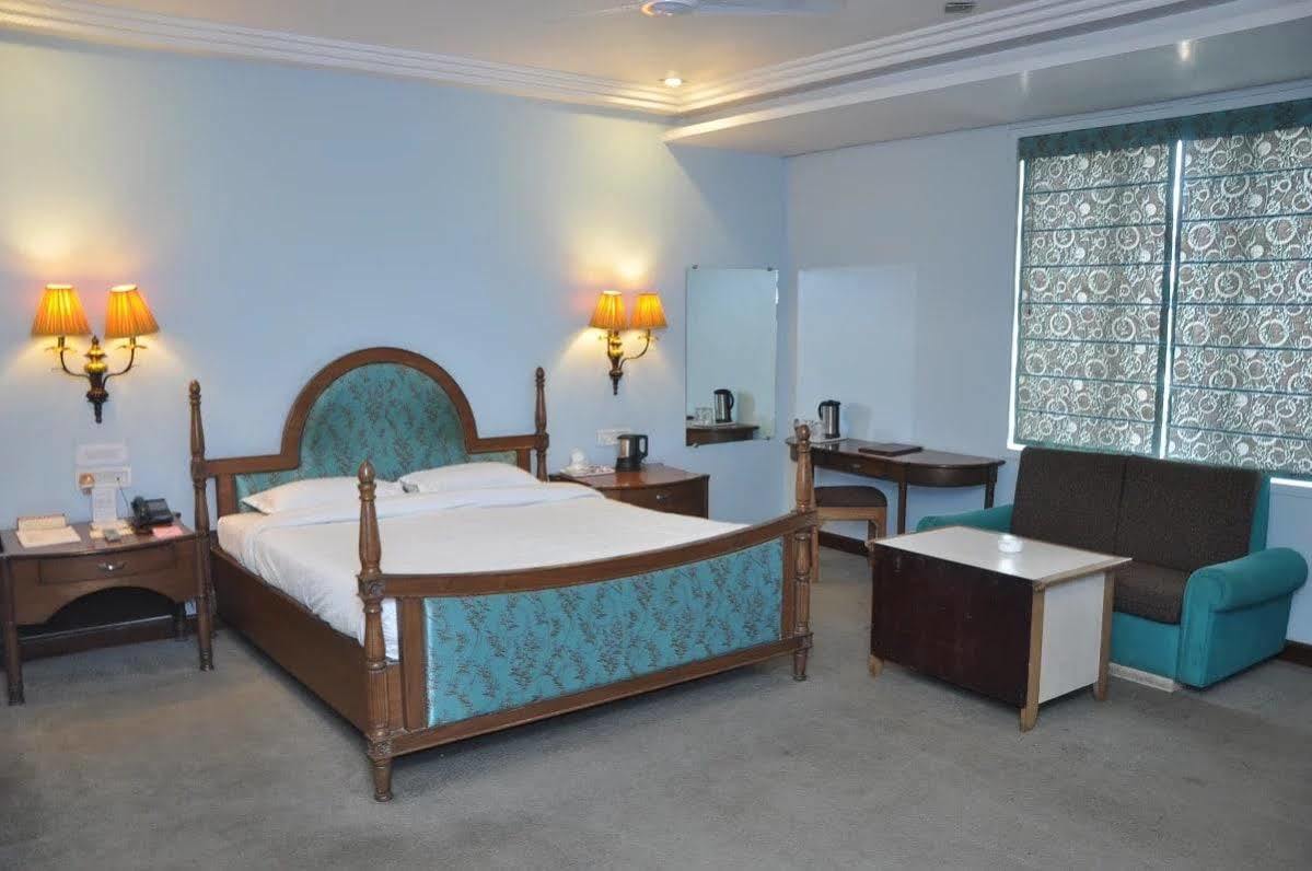 Hotel Grand International Rāipur Eksteriør billede