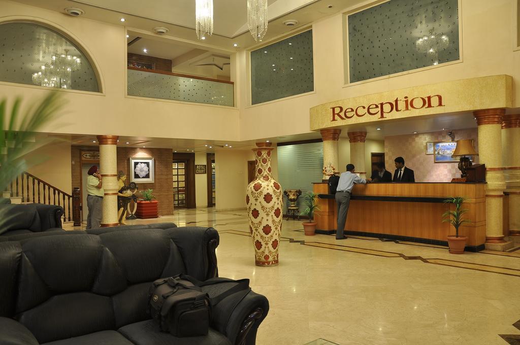 Hotel Grand International Rāipur Eksteriør billede