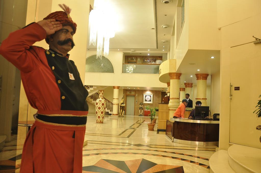 Hotel Grand International Rāipur Eksteriør billede